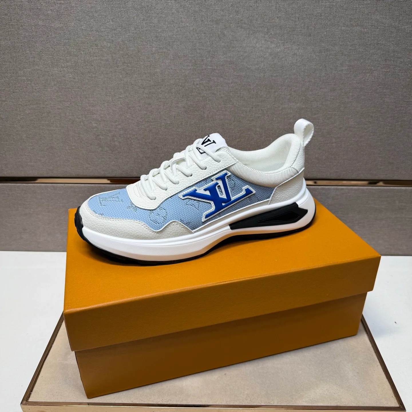 Men's men's shoes 💰pp462【LV～】men's casual shoes 2025z cabinet sales simultaneously 🔶Size: 38-44 #️⃣ 🔷3 colors🔜The upper is made of multi-material splicing➕Mesh lining, comfortable and breathable, sole: original comfortable and wear-resistant outsole, ⚠️real thing📱photographed🎬real thing is better📢📢📢